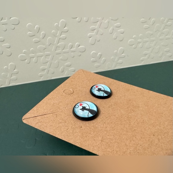 ❄️ SALE! BRAND NEW Black Cat Red Heart Button Stud Earrings Gunmetal - Picture 3 of 10